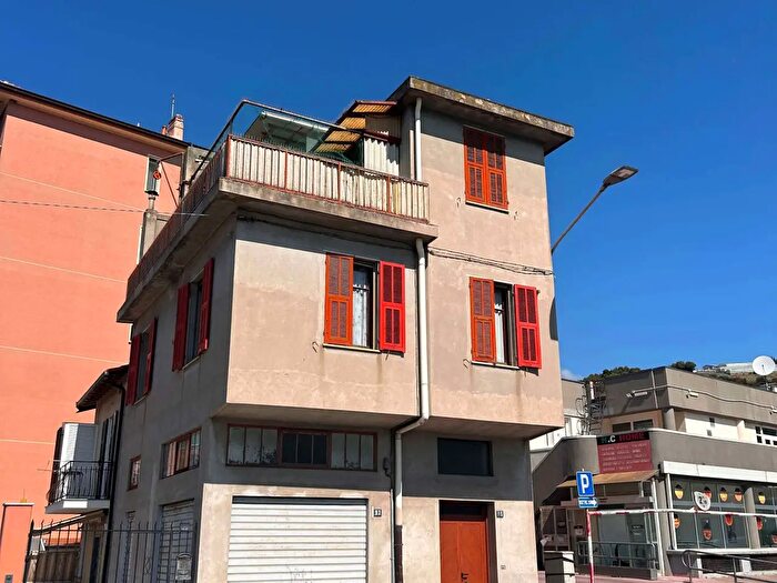 Appartamento con 5 locali in vendita in Vallecrosia