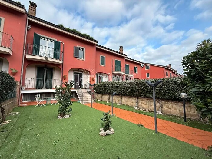 Appartamento con 9 locali in vendita in Quarto