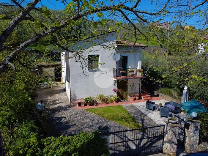 Casa con 5 locali in vendita in Santa Maria della Neve, Calvi DellUmbria