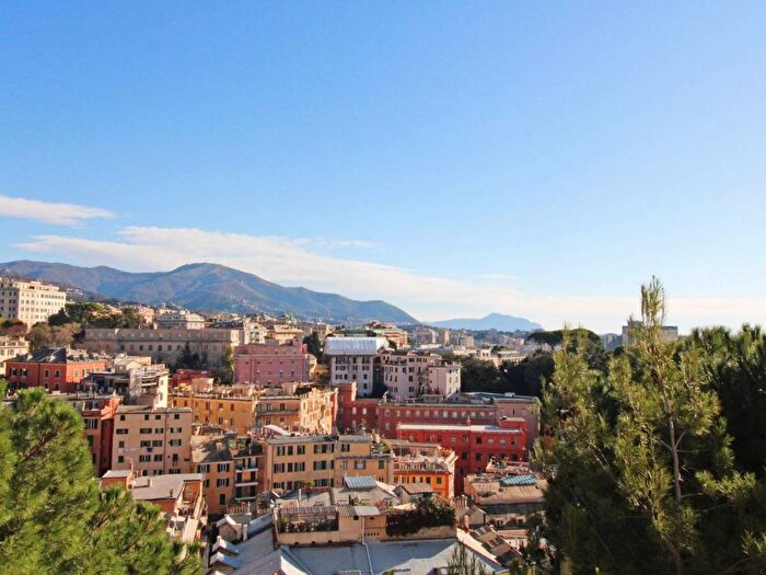 Appartamento con 6 locali in affitto in Spianata di Castelletto, Castelletto, Genova