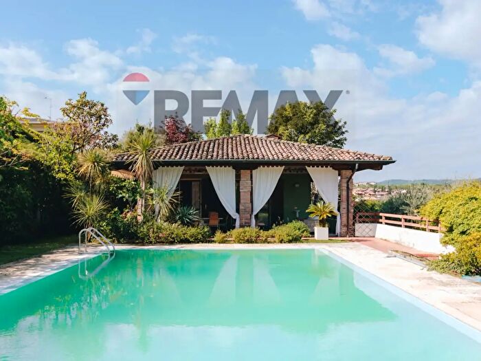 Casa con 6 locali in vendita in Via Belvedere, Manerba Del Garda