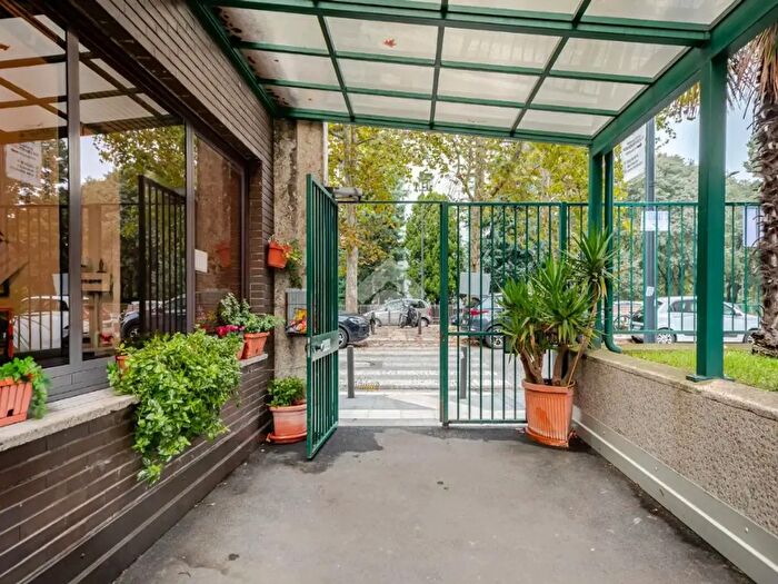 Appartamento bilocale in vendita in Via Lorenteggio, Milano