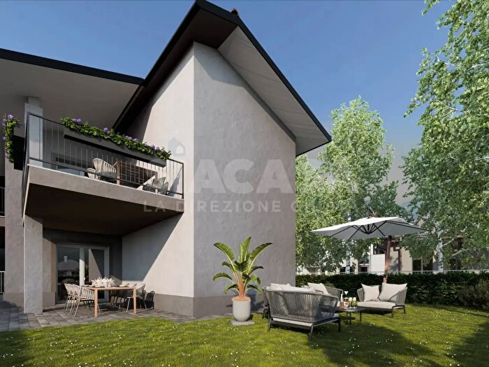 Appartamento trilocale in vendita in Via San Francesco, Montevecchia