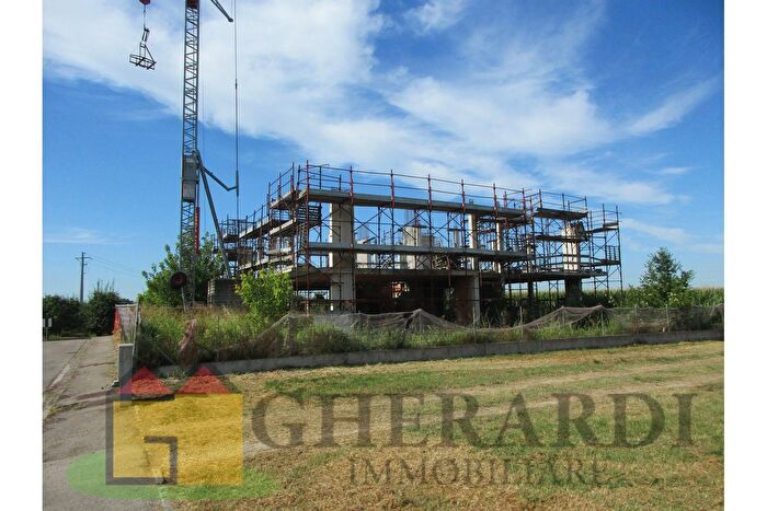 Casa con 20 locali in vendita in Via Ciaccia, Ferrara