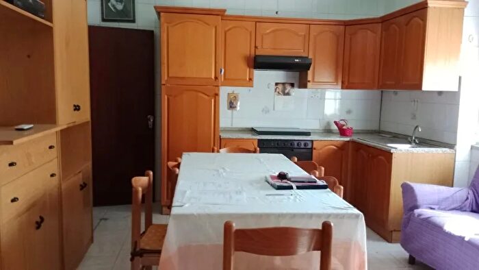 Casa con 9 locali in vendita in Piano Valle, Pollutri