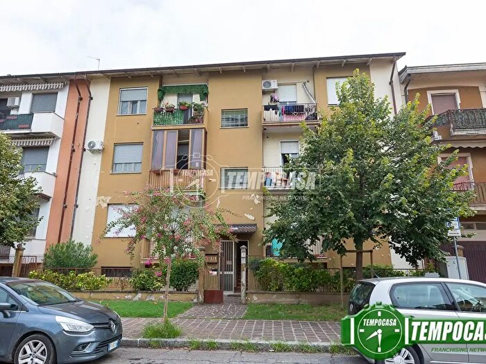 Appartamento trilocale in vendita in Via Ugo Foscolo, Soresina