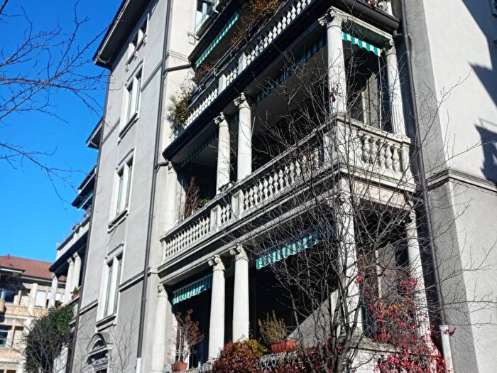 Appartamento quadrilocale in affitto in Borghi, Como