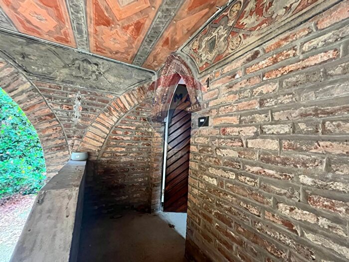 Appartamento con 5 locali in affitto in Via Cisterna del Follo, Ferrara