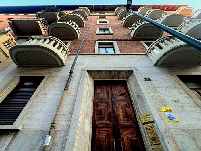 Appartamento bilocale in affitto in Via Giuseppe Piazzi, Crocetta, Torino