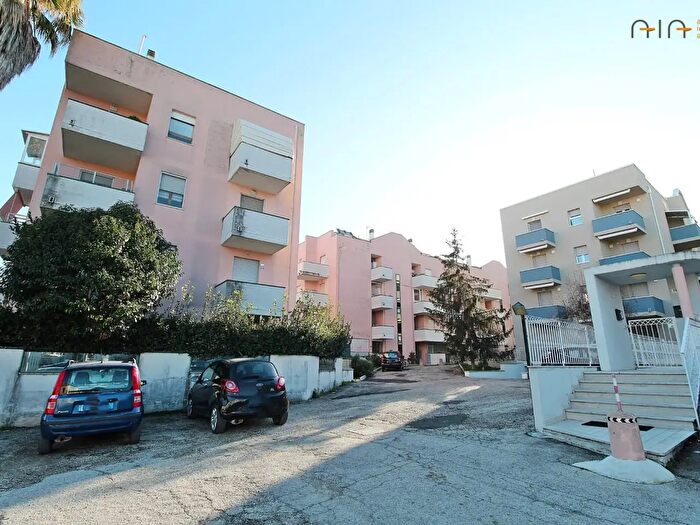 Appartamento con 5 locali in vendita in Via Montefeltro, San Benedetto Del Tronto