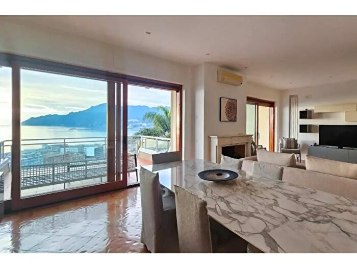 Casa con 6 locali in affitto in Viale delle Ginestre, Salerno