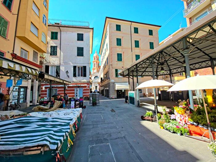 Appartamento con 6 locali in affitto in Vicolo della Rosa, Centro Storico, Rapallo