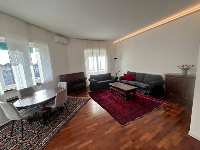 Appartamento quadrilocale in affitto in Via Mario Pagano, Pagano, Milano