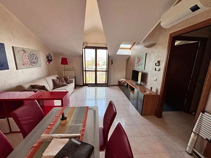 Appartamento monolocale in affitto in Via Alcide De Gasperi, Rosate