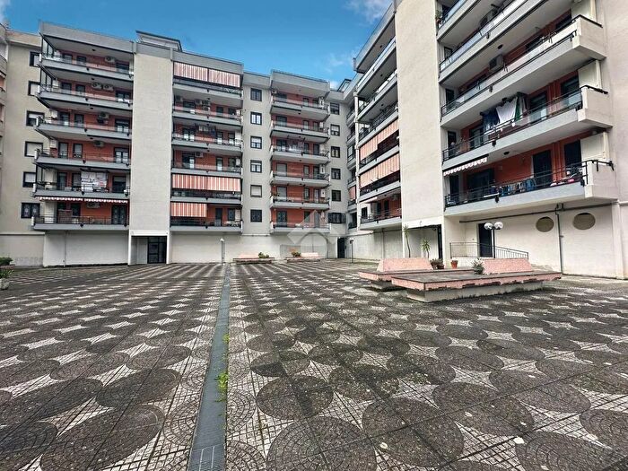 Appartamento trilocale in vendita in Via Galileo Ferraris, Arzano