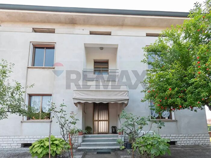 Casa con 8 locali in vendita in Via Santuario, Castel Mella