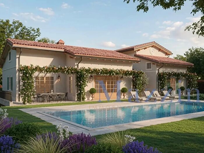Casa con 18 locali in vendita in Via Vitale, Seravezza