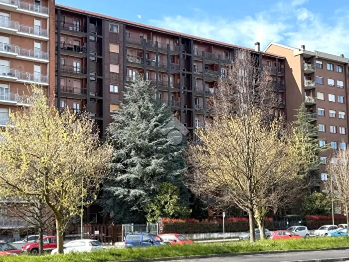 Appartamento con 5 locali in vendita in Corso Gaetano Salvemini, Torino