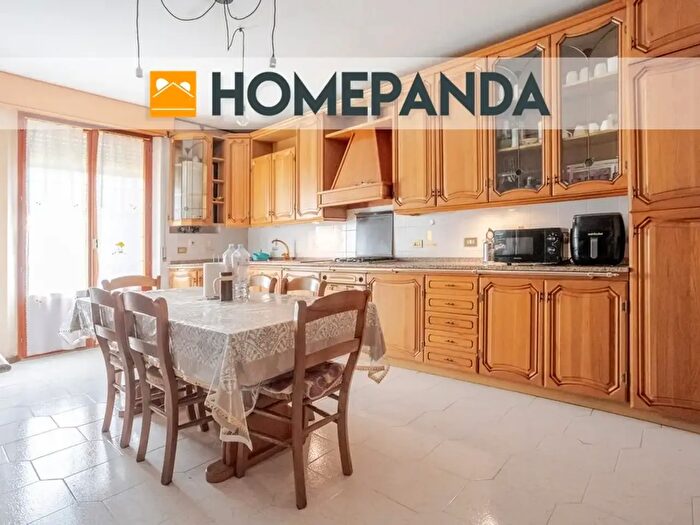 Appartamento con 5 locali in vendita in Via Bisulchi Mario, Belvedere Ostrense