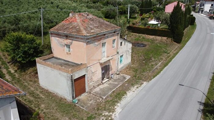 Casa quadrilocale in vendita in Rustico, Lanciano