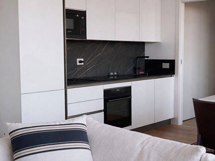 Appartamento trilocale in affitto in Cascina Belcasule, Vigentino Fatima, Milano