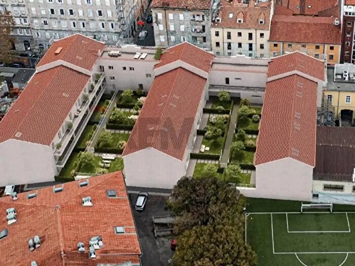 Appartamento bilocale in vendita in Via Gambini, Trieste