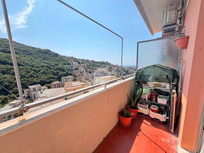 Appartamento quadrilocale in vendita in Via Giacomo Grasso, Genova