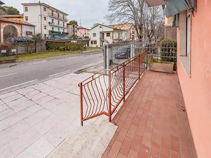 Appartamento quadrilocale in vendita in Via Conte O Giacobazzi, Sommacampagna