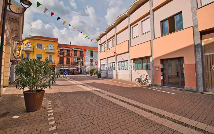 Appartamento quadrilocale in vendita in Romentino