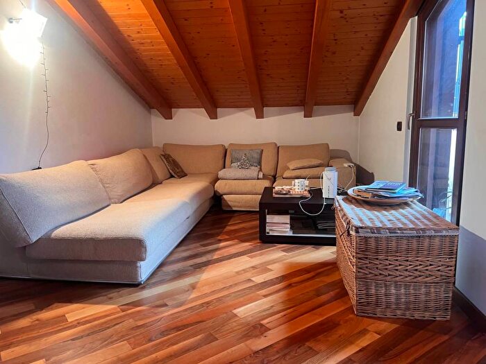 Appartamento trilocale in affitto in Via Capitano Alfredo Livio, Centro, Cantù