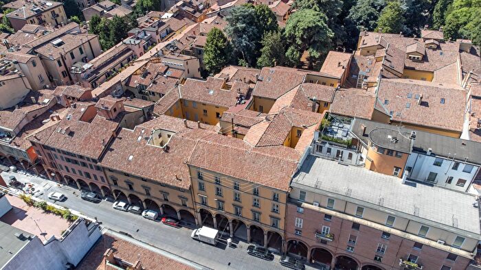 Appartamento con 5 locali in vendita in Strada Maggiore, Bologna