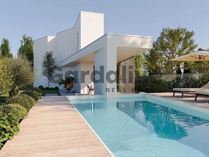 Casa quadrilocale in vendita in Sirmione
