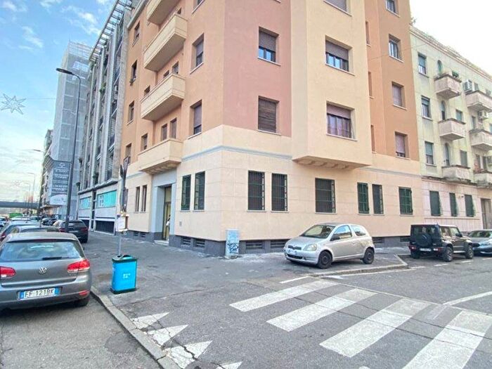 Appartamento trilocale in affitto in Via Monte Generoso, Ghisolfa Mac Mahon, Milano