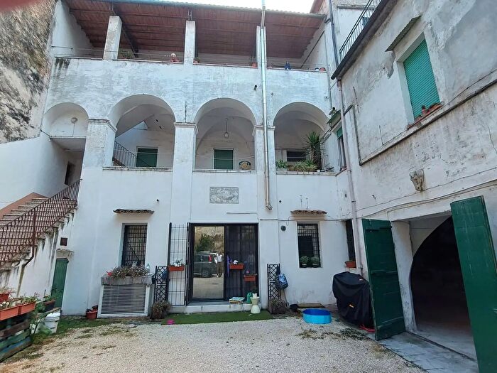 Appartamento quadrilocale in vendita in Via delle Terme Bis, Jesi