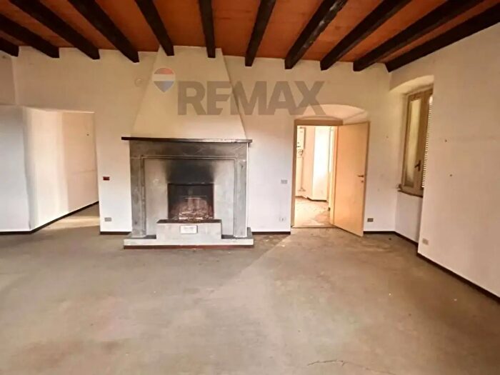 Casa con 14 locali in vendita in Almenno San Bartolomeo