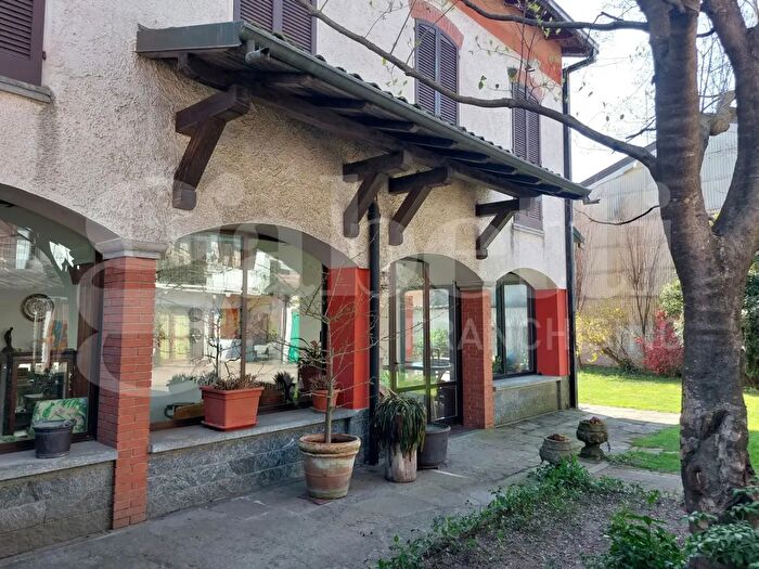 Case in Vendita e in Affitto - 2