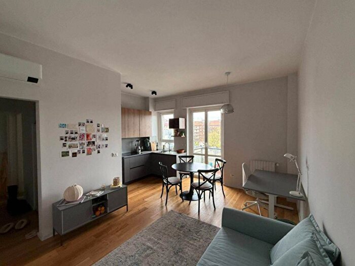 Appartamento bilocale in affitto in Via Angiolo Maffucci, Dergano, Milano