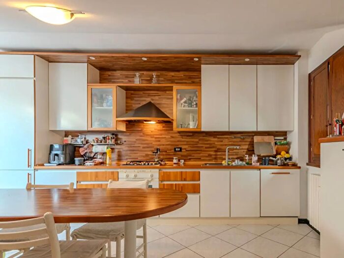 Appartamento trilocale in vendita in Via Edison, Solaro