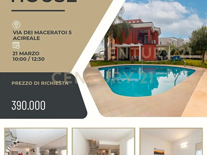 Casa con 7 locali in vendita in Via dei Maceratoi, Acireale