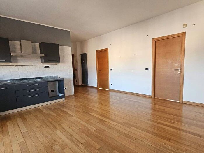 Appartamento trilocale in affitto in Via Caraglio, San Paolo, Torino
