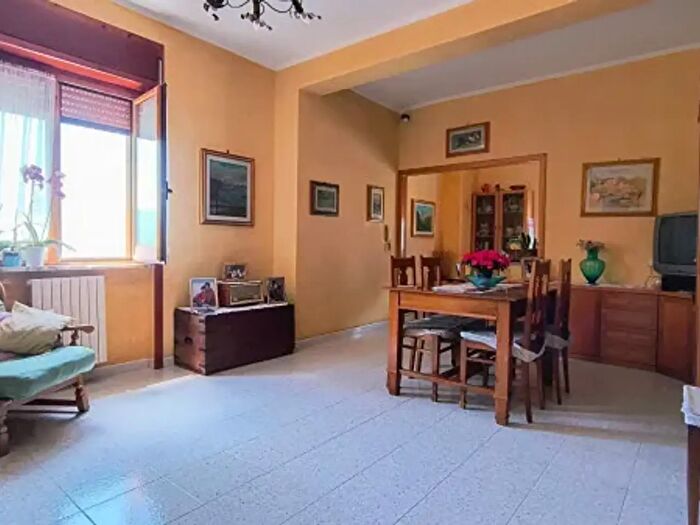 Appartamento trilocale in vendita in Via Gaetano Andria, Giffoni Valle Piana