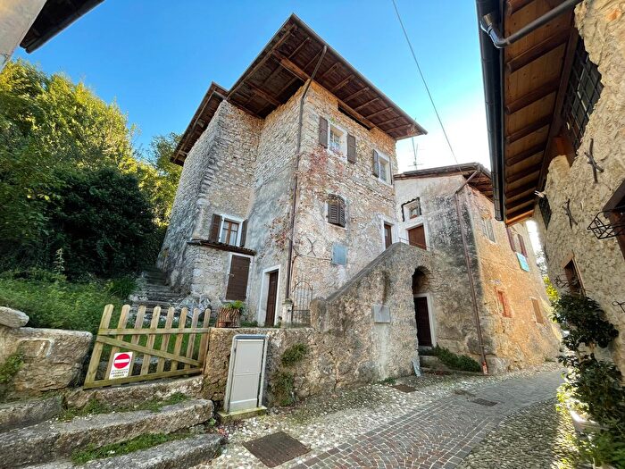 Casa con 5 locali in vendita in Località Braila, Arco