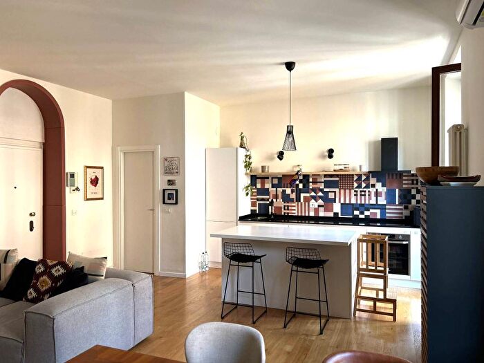 Appartamento trilocale in affitto in Via Nino Oxilia, Pasteur, Milano