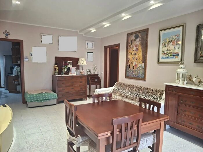 Appartamento con 7 locali in vendita in Via Carlo Crivelli, Civitanova Marche