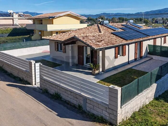 Casa quadrilocale in vendita in Via Baronie, Quartu SantElena