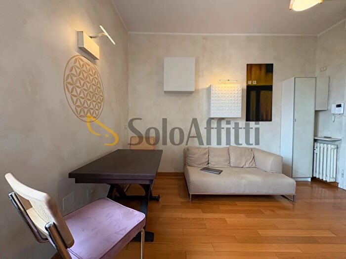 Appartamento bilocale in affitto in Via Guglielmo Silva, Milano