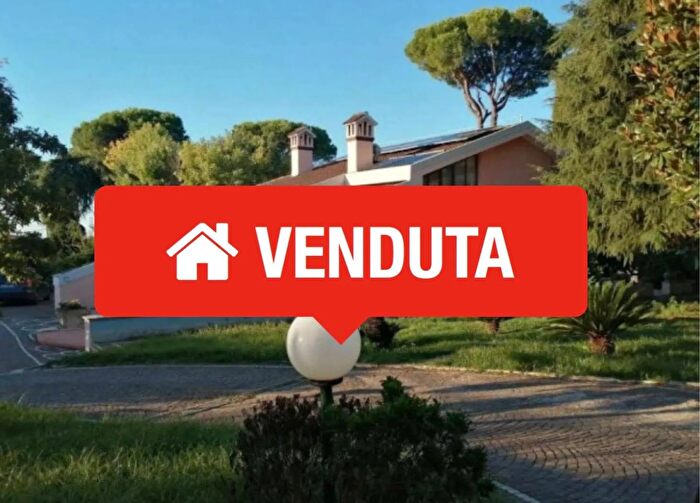 Casa quadrilocale in vendita in Via di PaganicoVelletri, Velletri