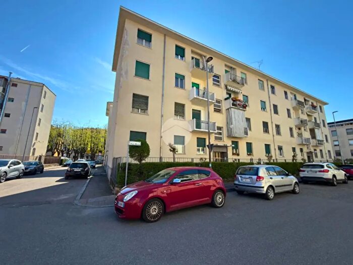 Appartamento trilocale in vendita in Via Padre Mennes, Vercelli