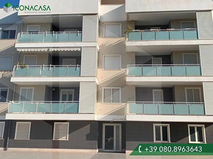 Appartamento trilocale in vendita in Via Mimmo Conenna, Bari