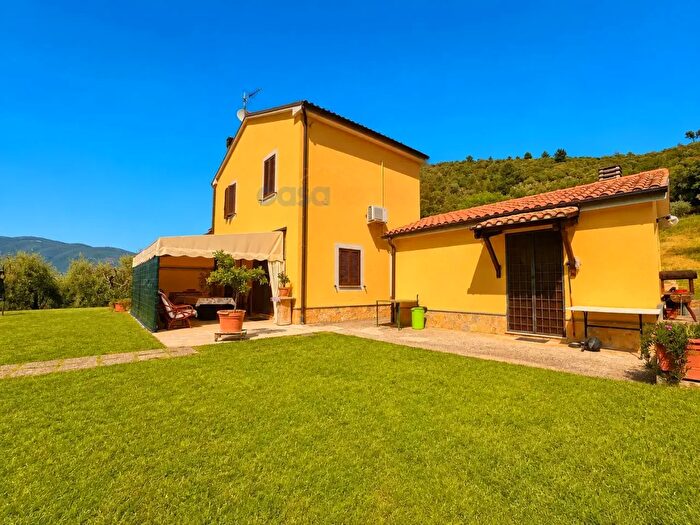 Casa quadrilocale in vendita in Strada di Monte Argento, Terni